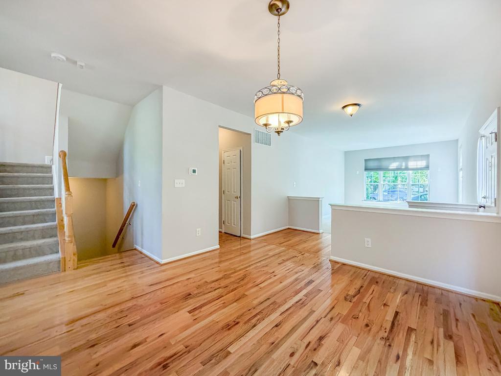 16 Dispatch Dr Property Photo 11
