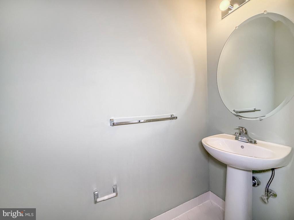 16 Dispatch Dr Property Photo 15