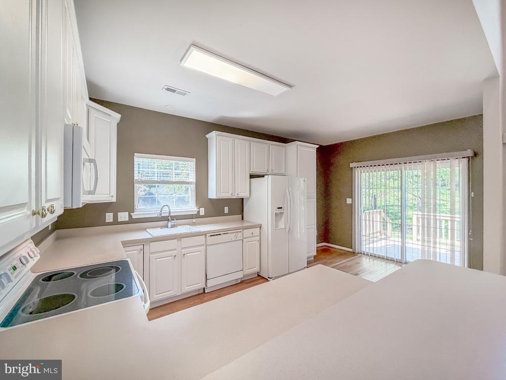 16 Dispatch Dr Property Photo 19