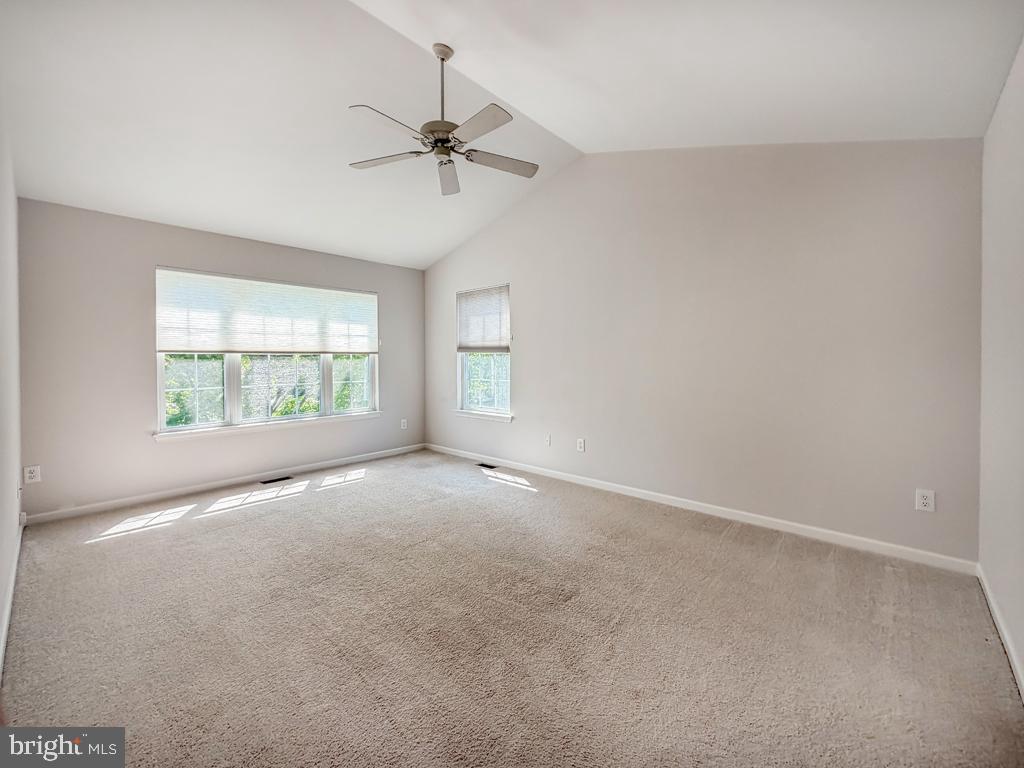 16 Dispatch Dr Property Photo 31