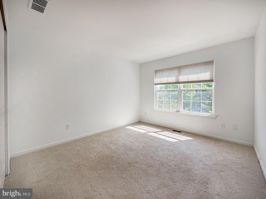 16 Dispatch Dr Property Photo 40