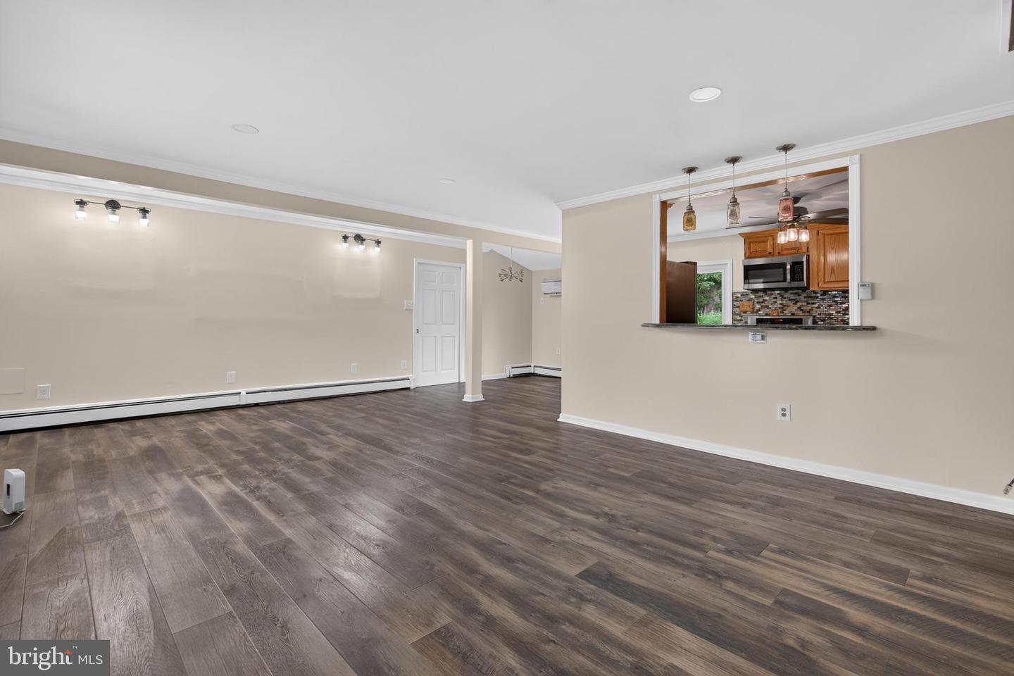 10 Indian Red Rd Property Photo 5