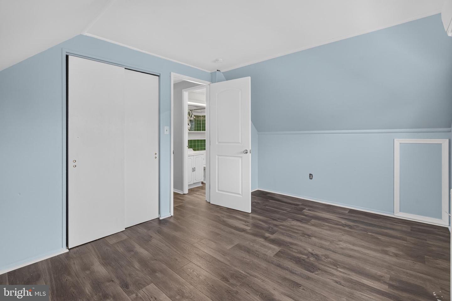 10 Indian Red Rd Property Photo 11
