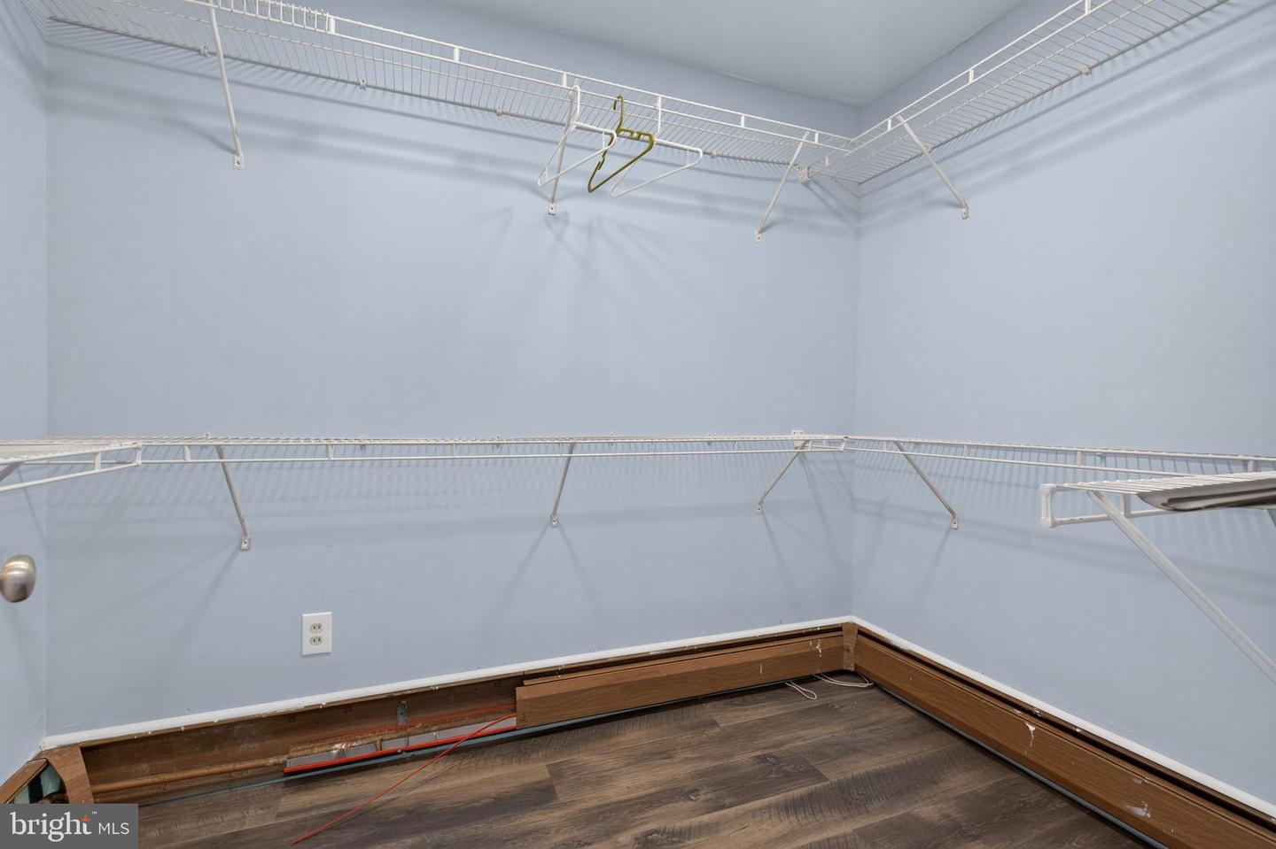 10 Indian Red Rd Property Photo 13