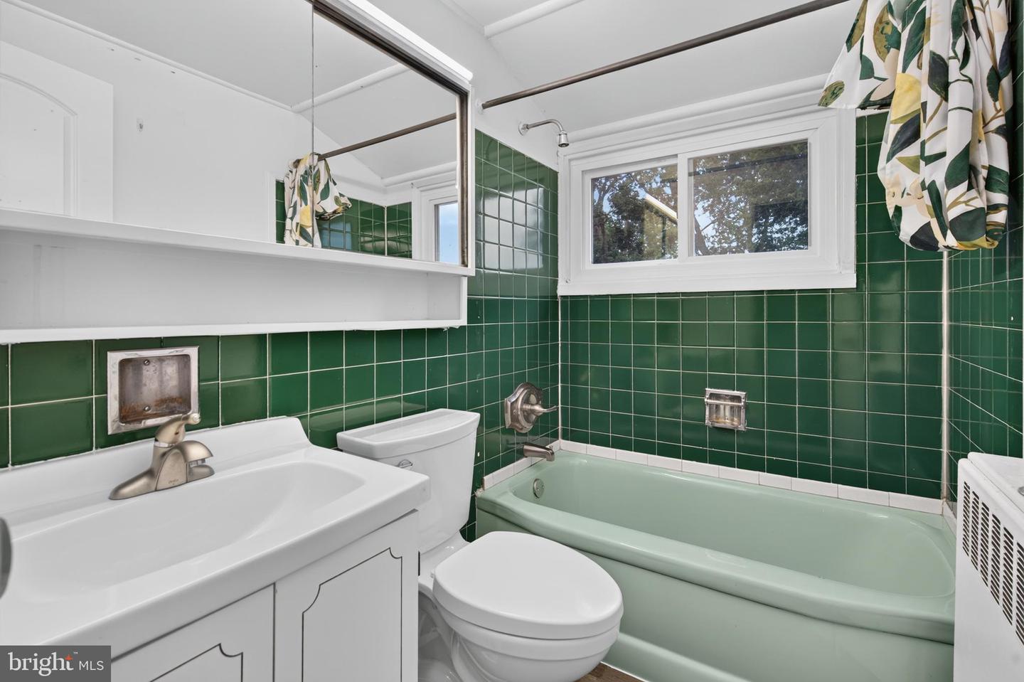 10 Indian Red Rd Property Photo 19