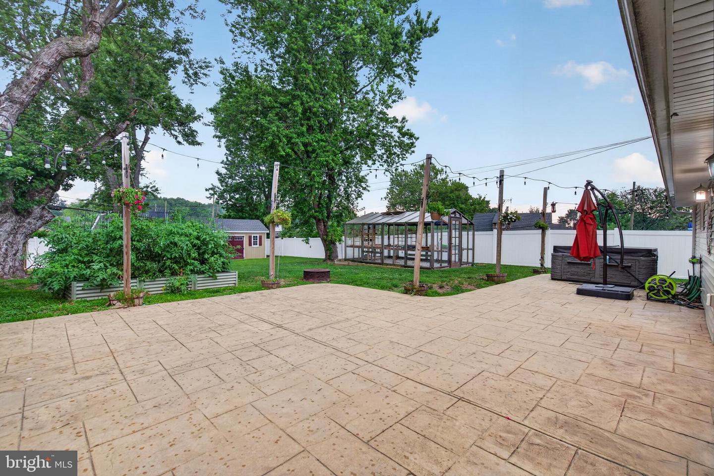 10 Indian Red Rd Property Photo 22