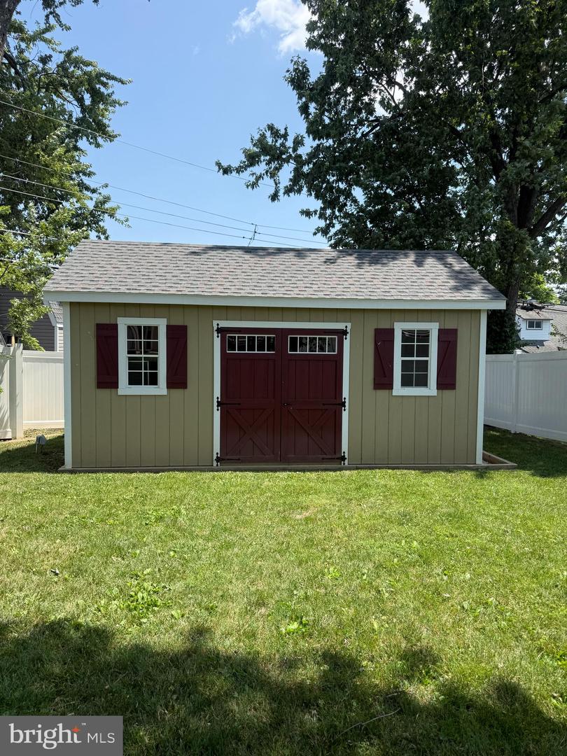 10 Indian Red Rd Property Photo 28