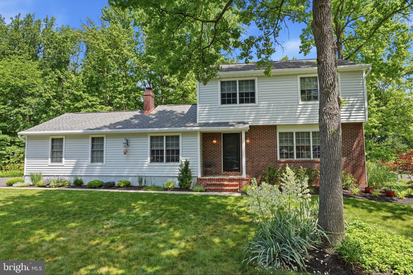 275 Aspen Rd Property Photo 1