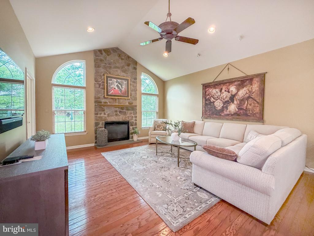 233 Shady Brook Dr Property Photo 9