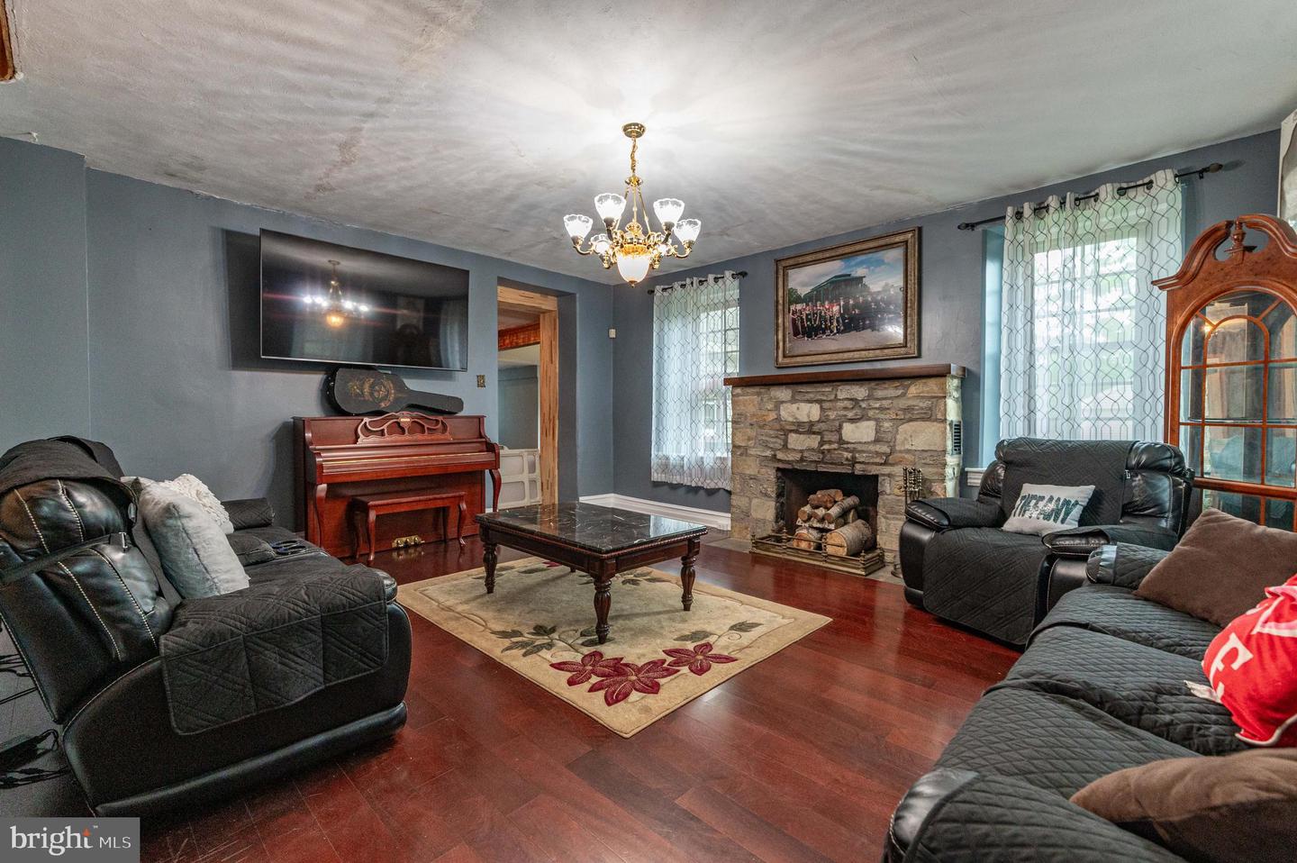 2485 Hieter Rd Property Photo 4