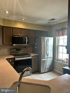 1304 Concord Ct Property Photo 2