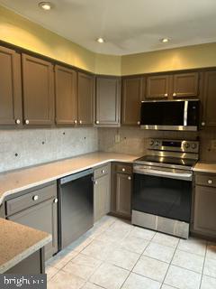 1304 Concord Ct Property Photo 3