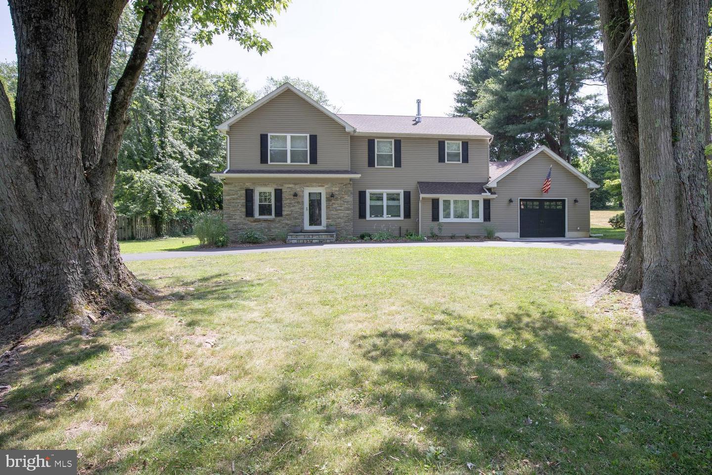205 Taylorsville Rd Property Photo 1
