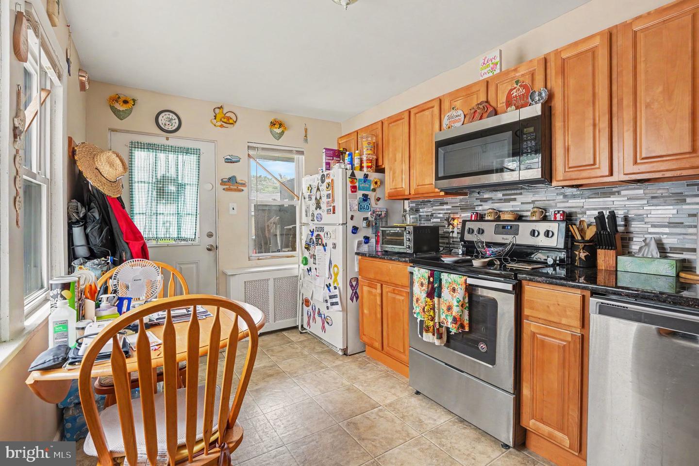 236 Hayes St Property Photo 2