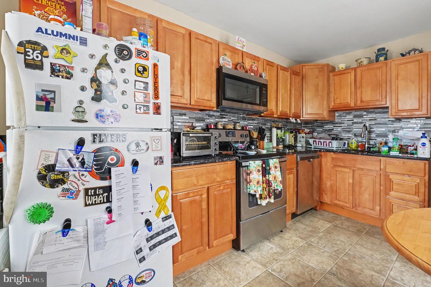 236 Hayes St Property Photo 3