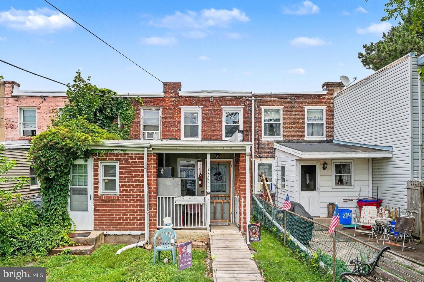 236 Hayes St Property Photo 23