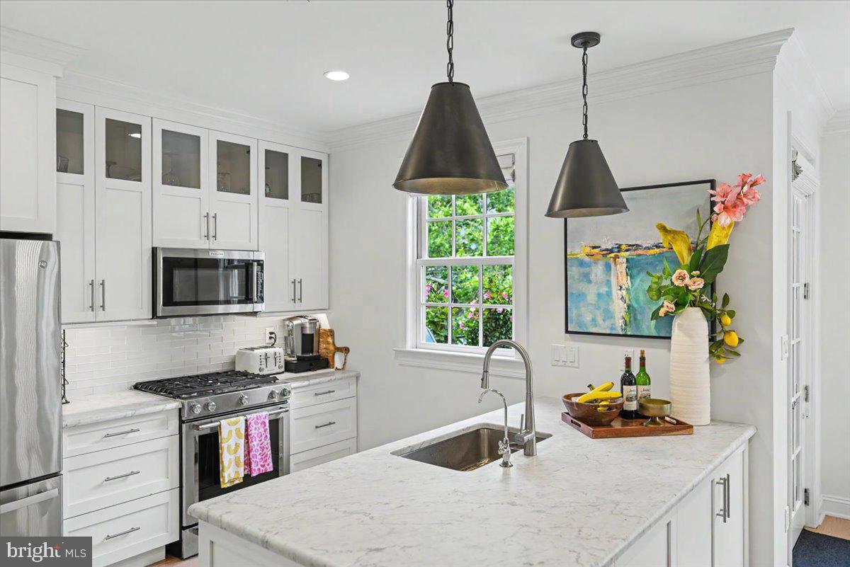 10 Canal St Property Photo 10