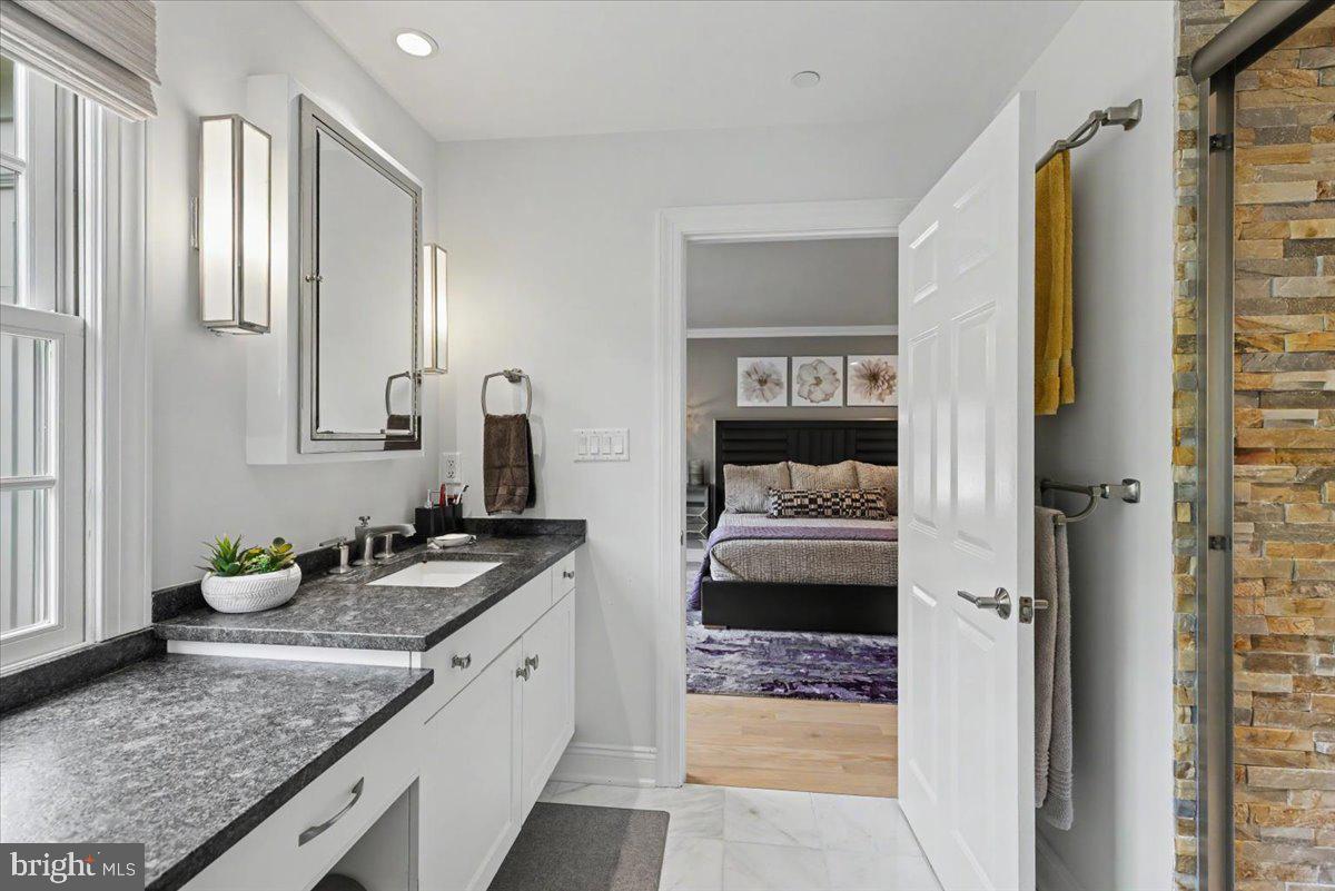 10 Canal St Property Photo 27