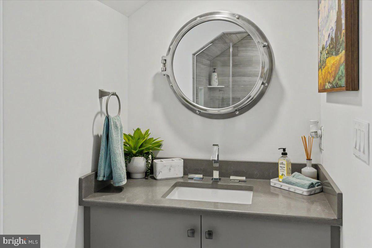 10 Canal St Property Photo 35