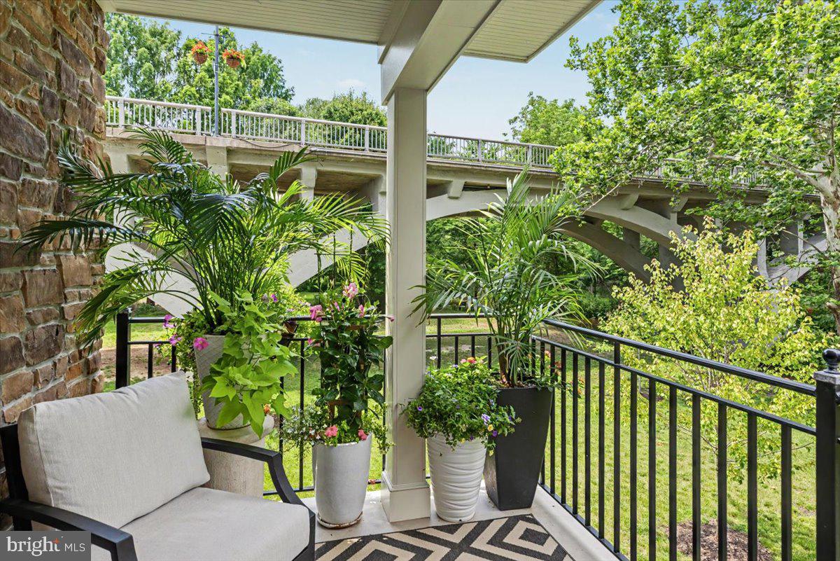 10 Canal St Property Photo 43