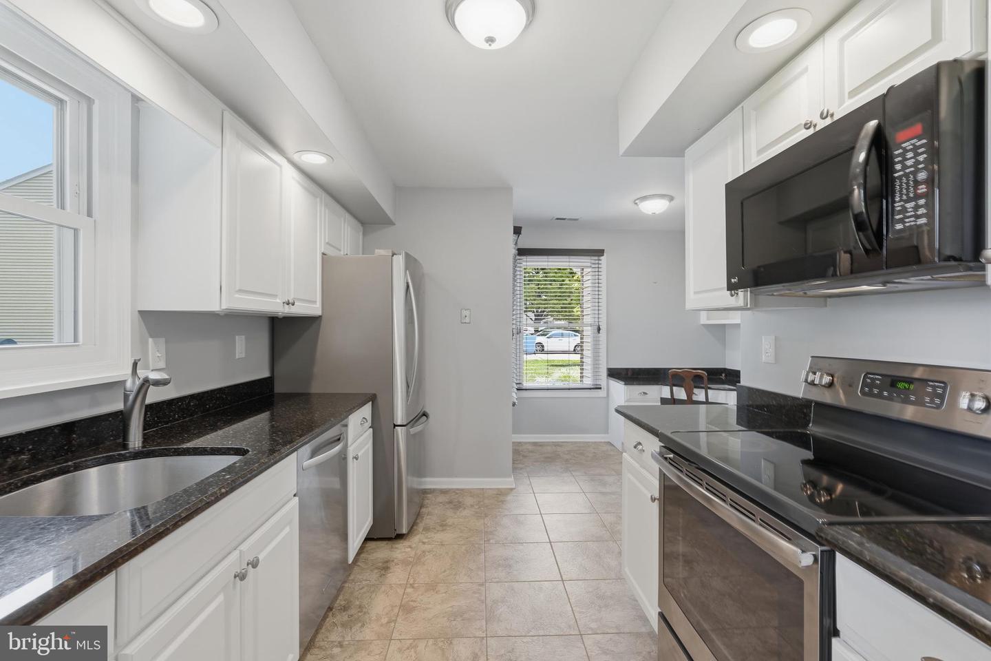 1382 Beechdrop Ct Property Photo 4