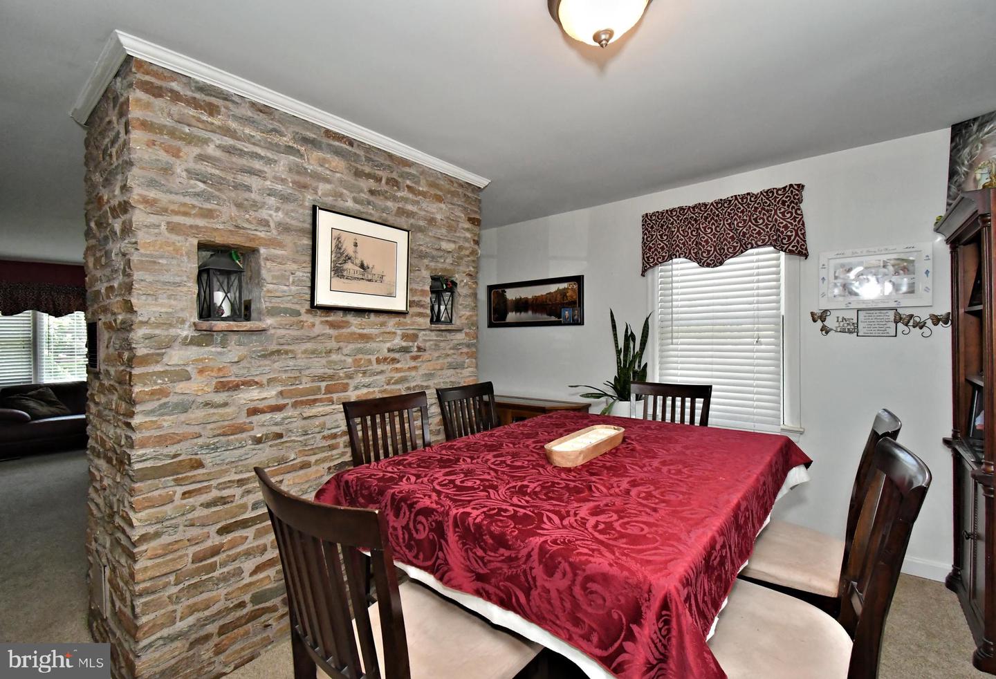 551 Walter Rd Property Photo 9
