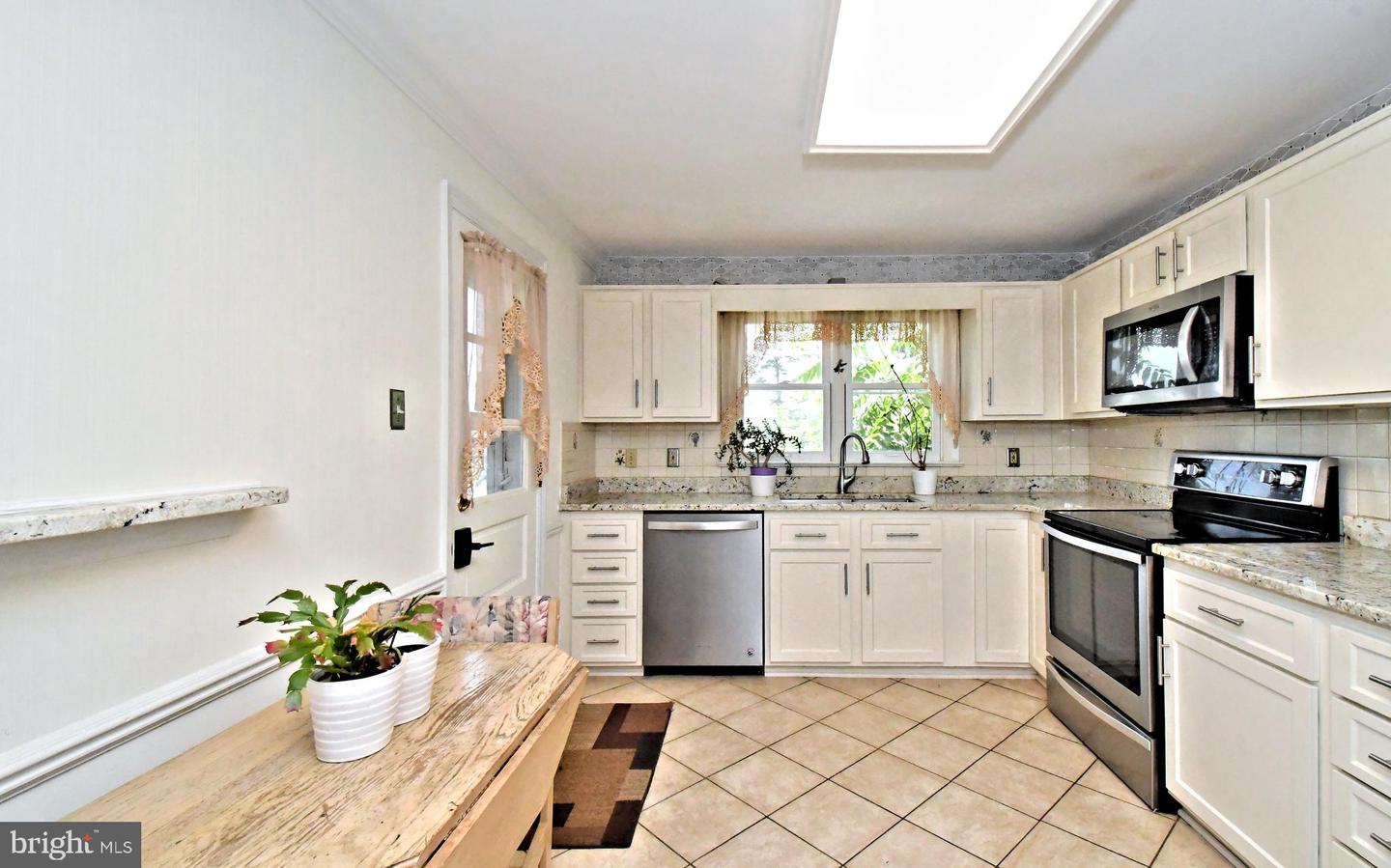 551 Walter Rd Property Photo 13