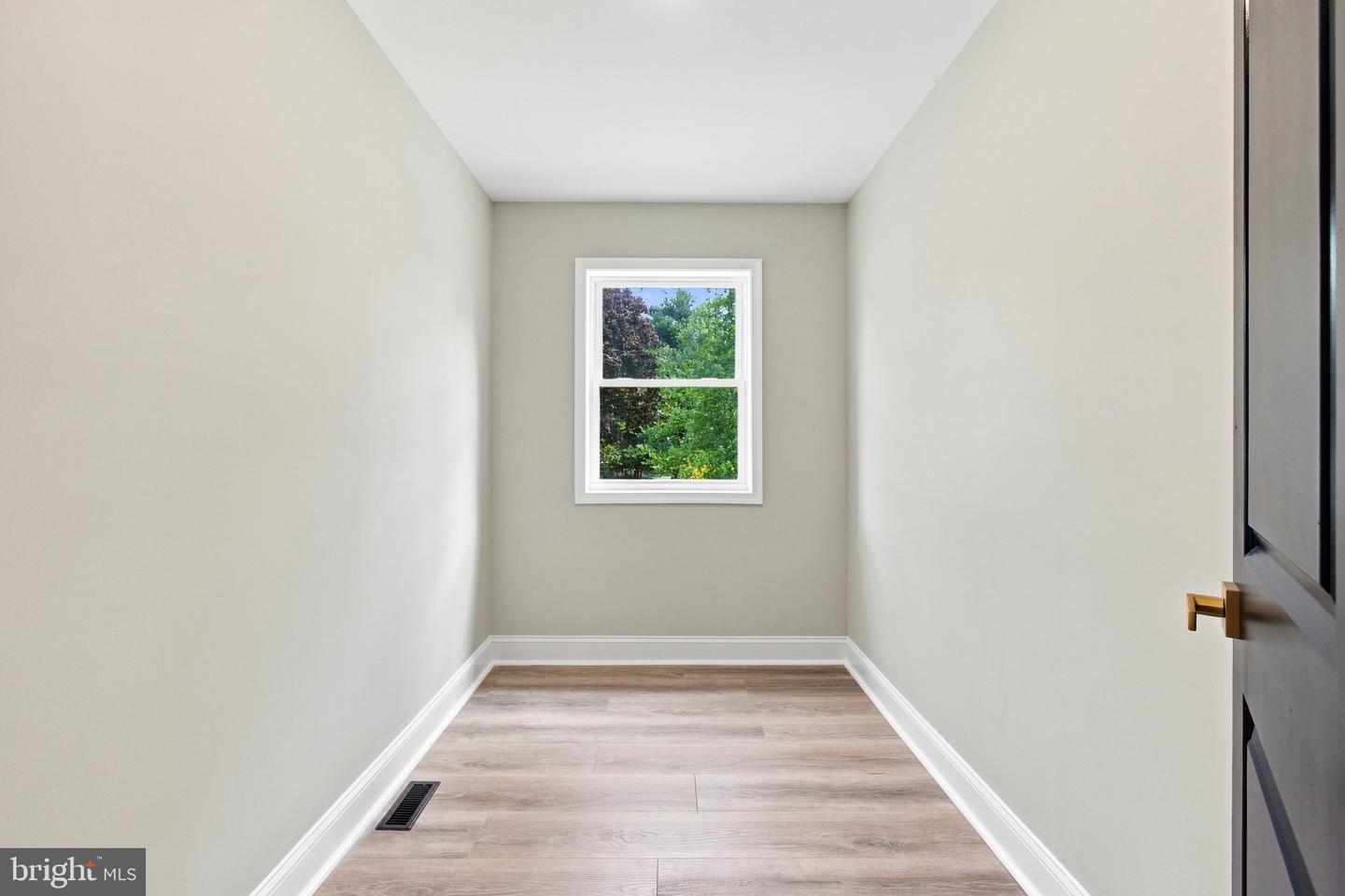 50 Manor Ln Property Photo 25