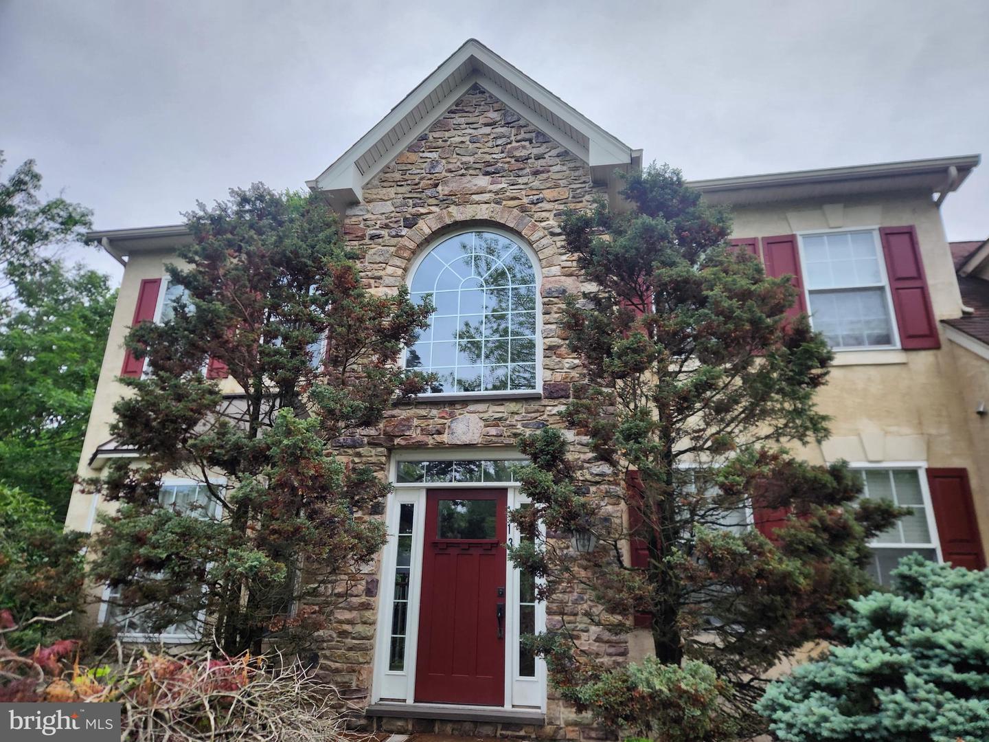 13 LEAPSON LN