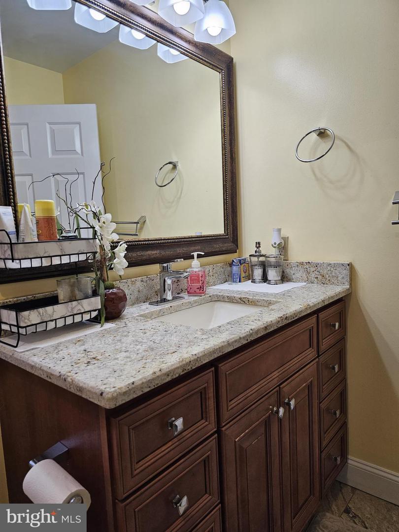 13 Leapson Ln Property Photo 18