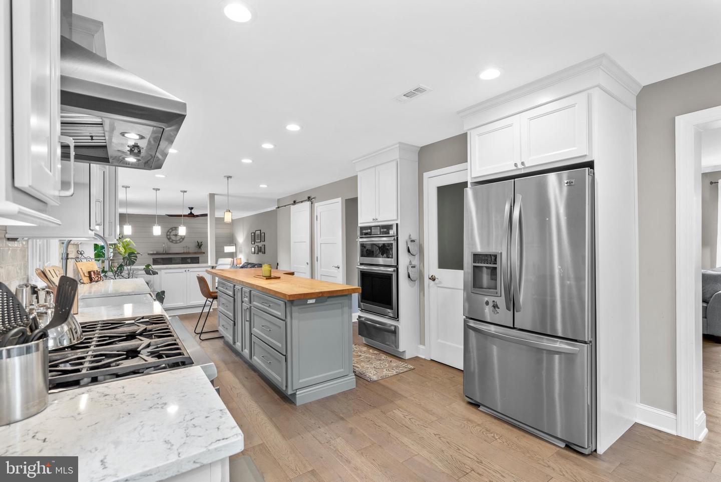 2 Sutton Ct Property Photo 4