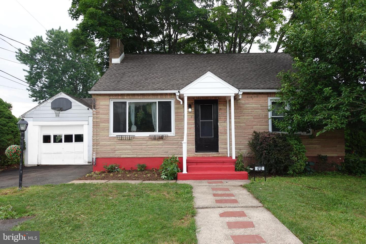 412 N AMBLER ST Property Photo 1