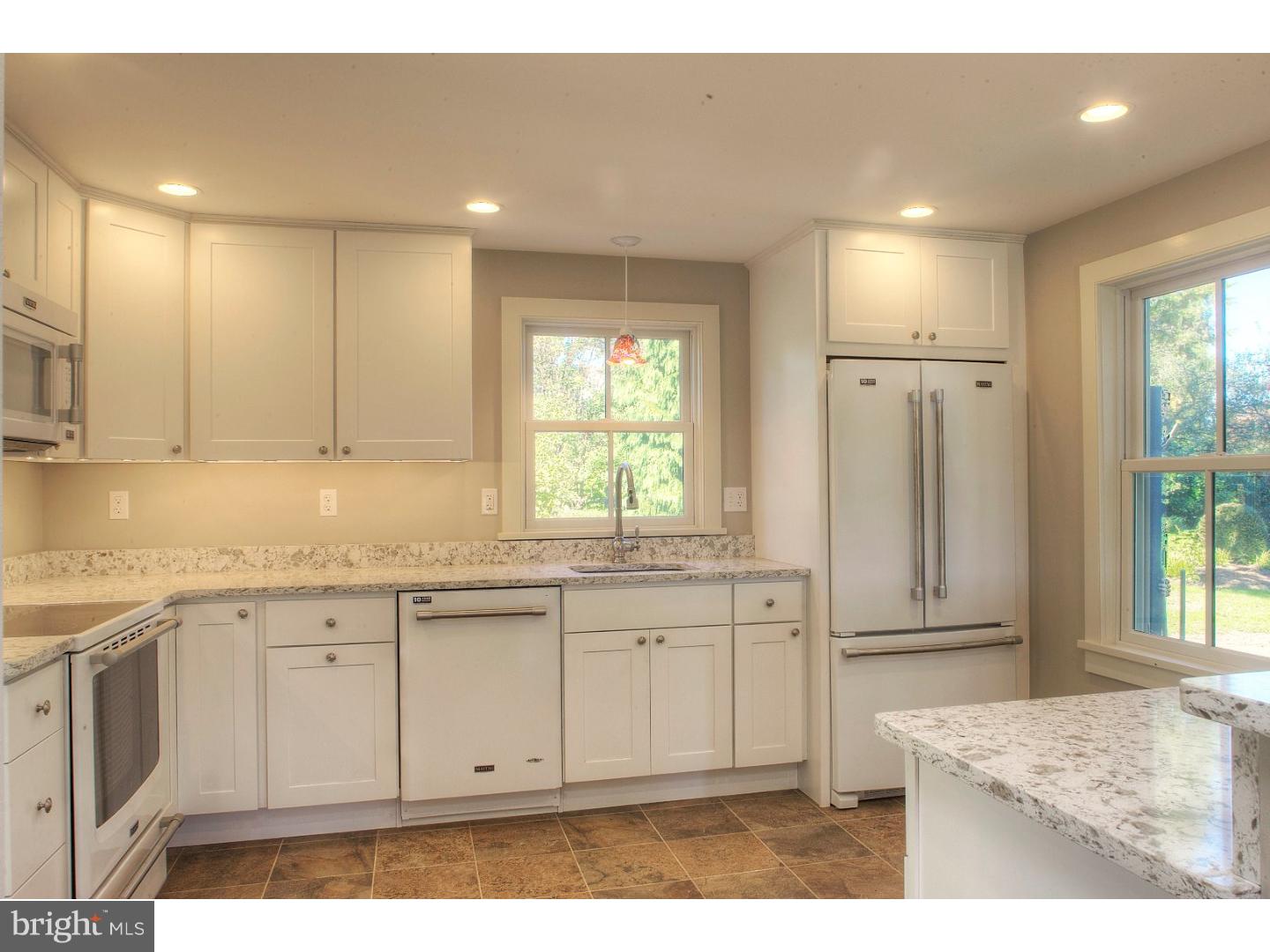 5253 Upper Mountain Rd Property Photo 8