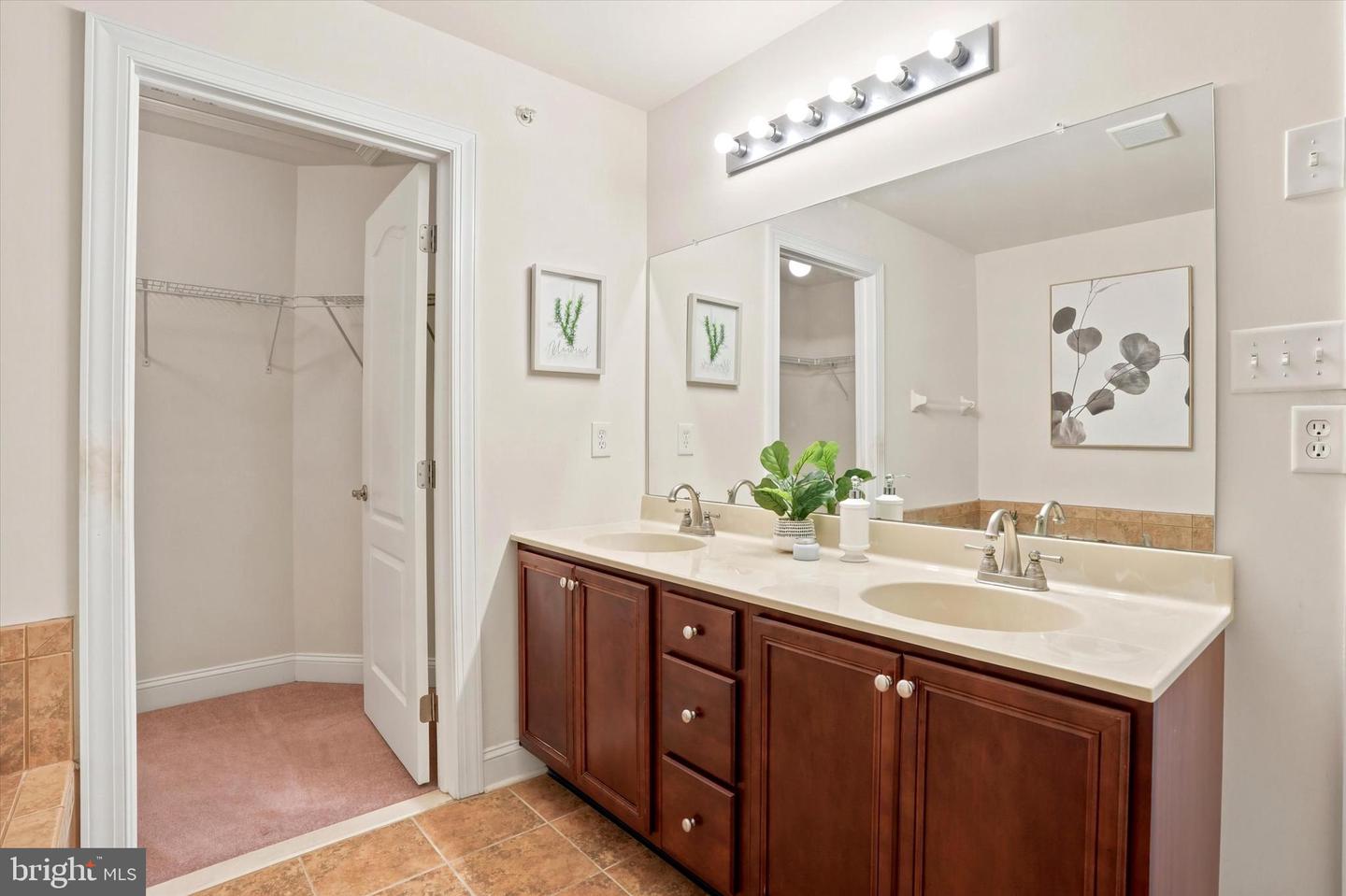 3268 Waterstone Ct #185 Property Photo 18