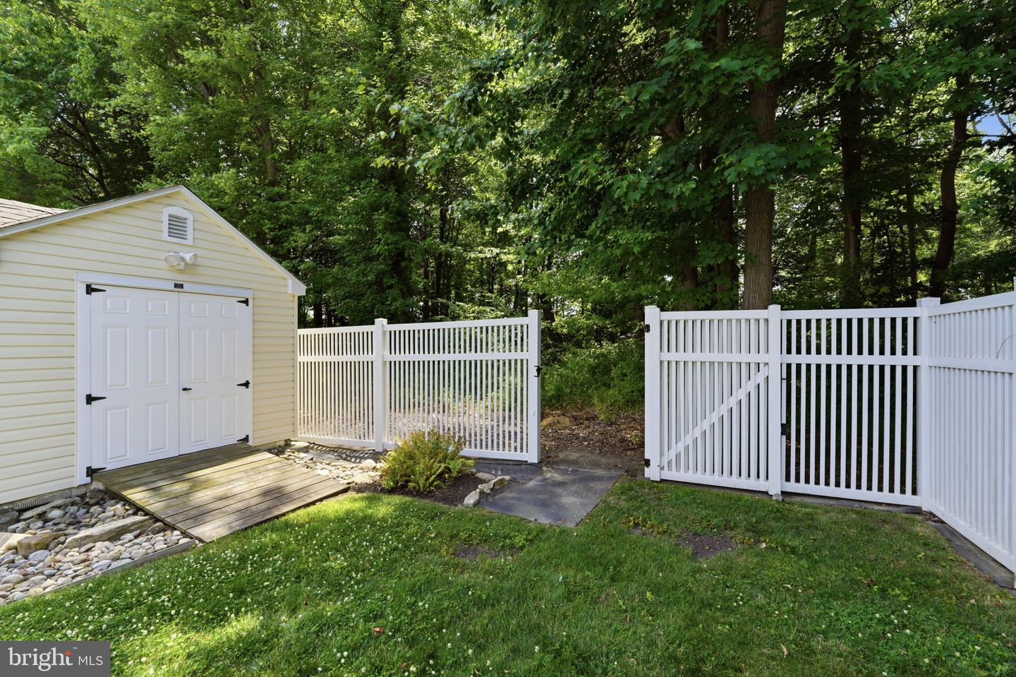 441 Stanford Rd Property Photo 32