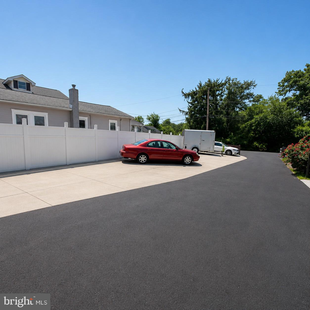 1183 Lowell Ave Property Photo 4