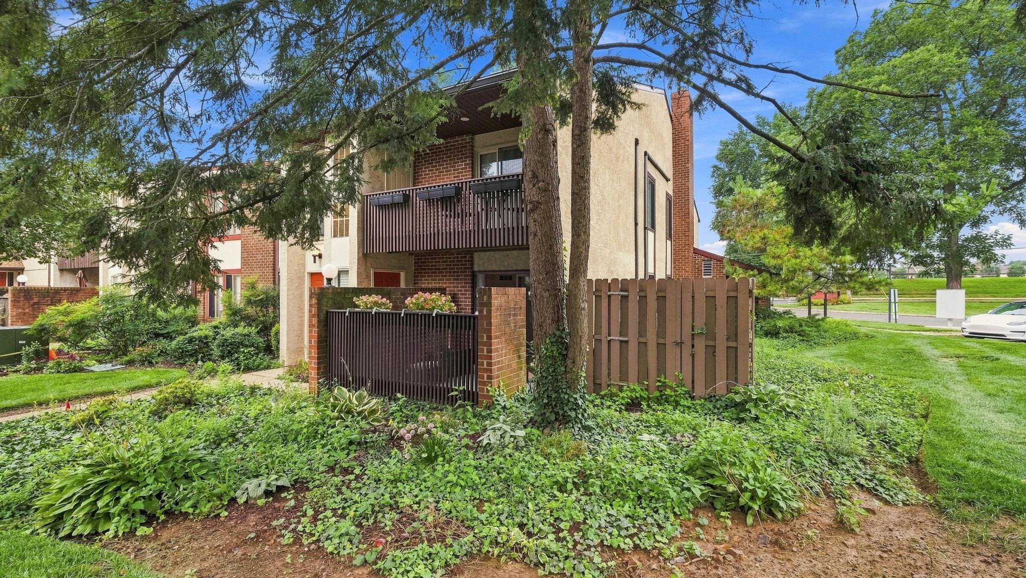 1-4 Aspen Way Property Photo 3