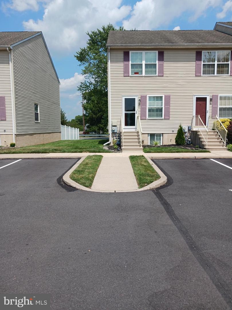 12 Carriage Knoll Ct Property Photo 1