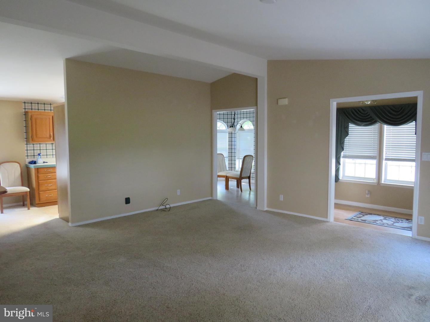638 Spicebush Ct Property Photo 15