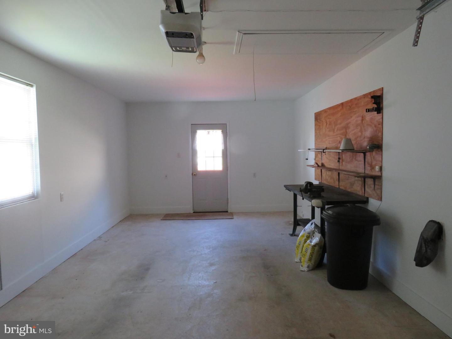638 Spicebush Ct Property Photo 27