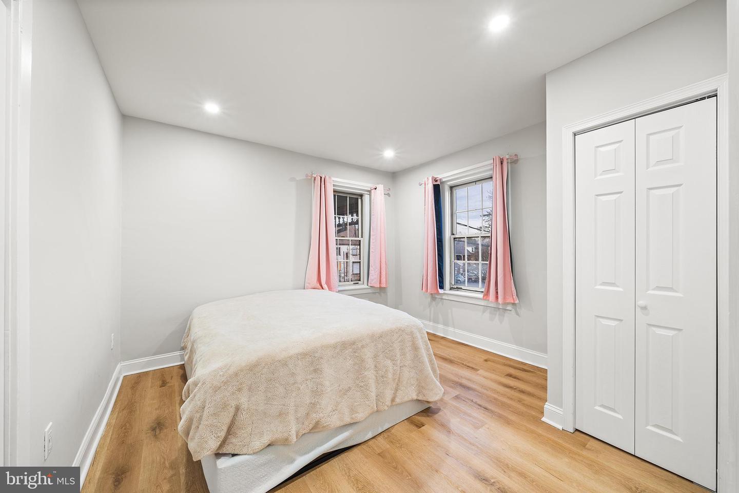 919a W Broad St Property Photo 15