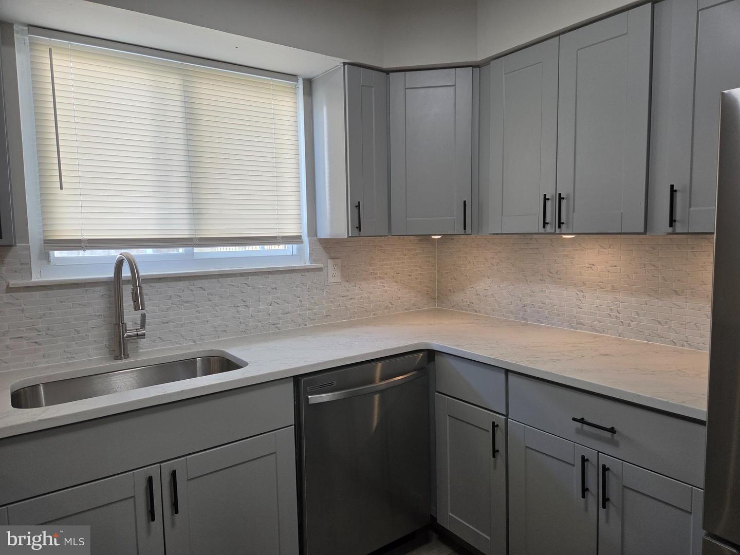 5063 Sayer Ct Property Photo 2
