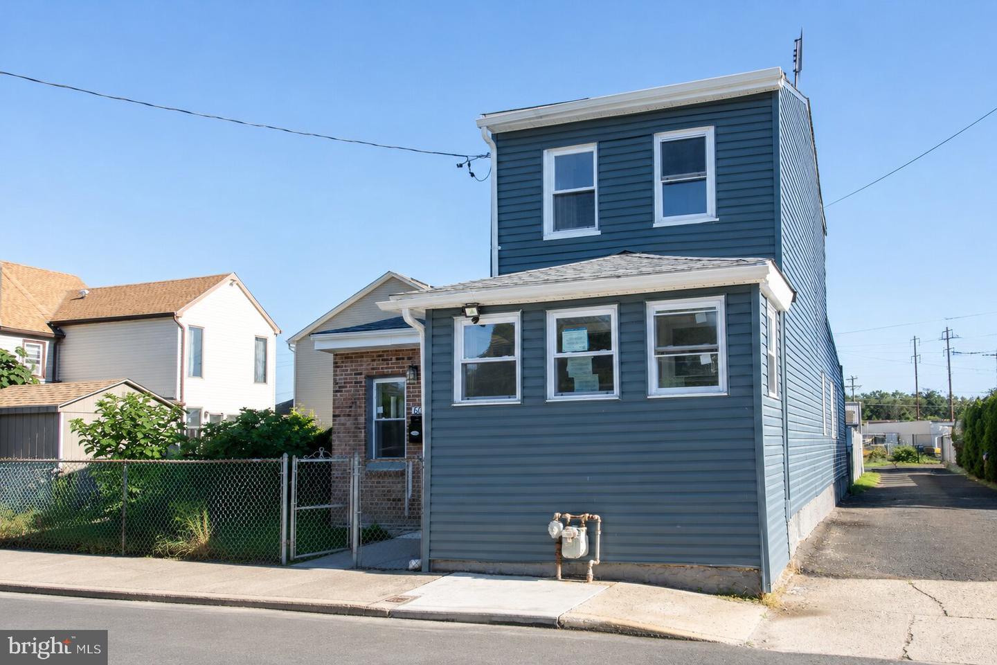 606 Green St Property Photo 1