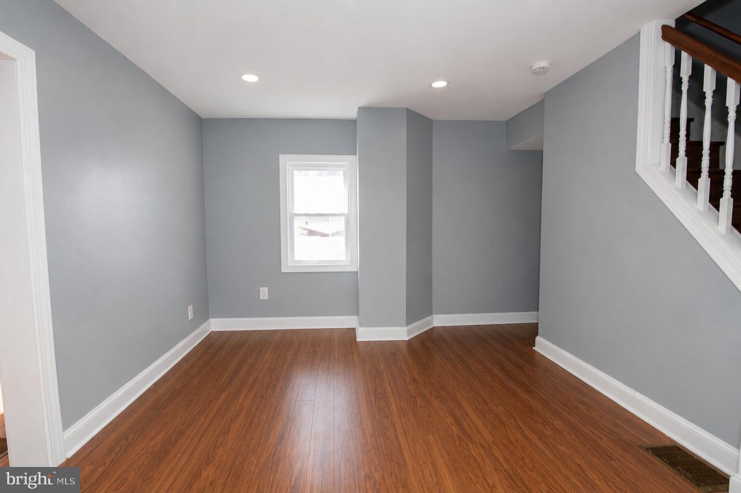 606 Green St Property Photo 8