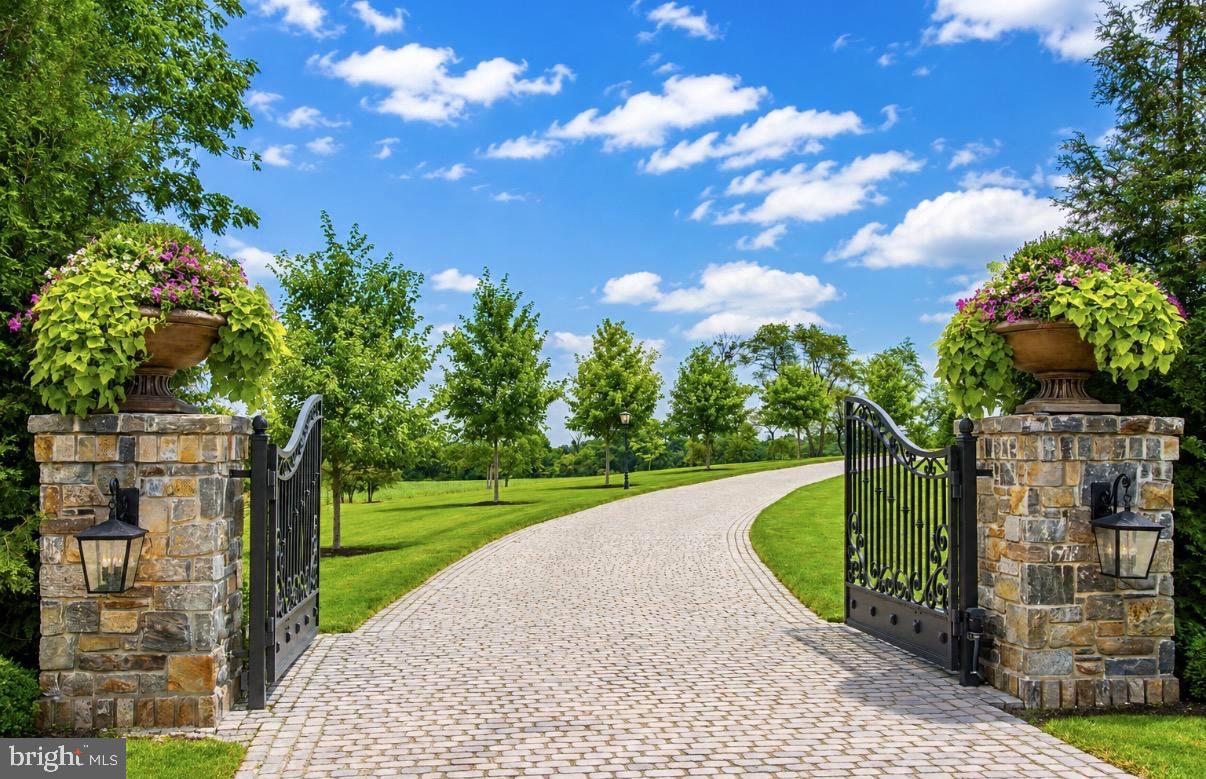 6 Tines Field Path Property Photo 2