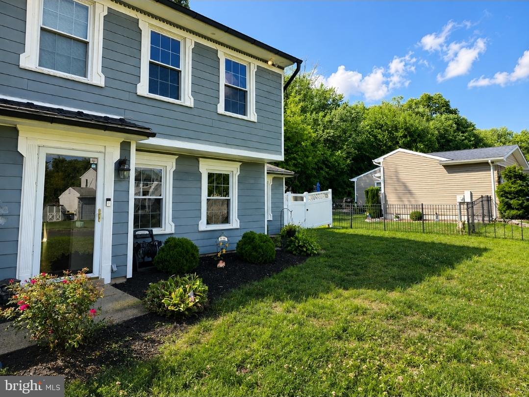 1882 Brook Ln Property Photo 2