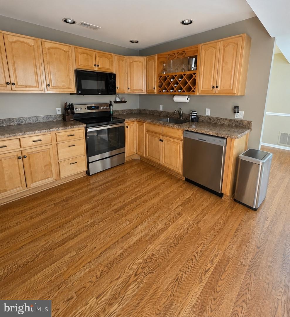 1882 Brook Ln Property Photo 6