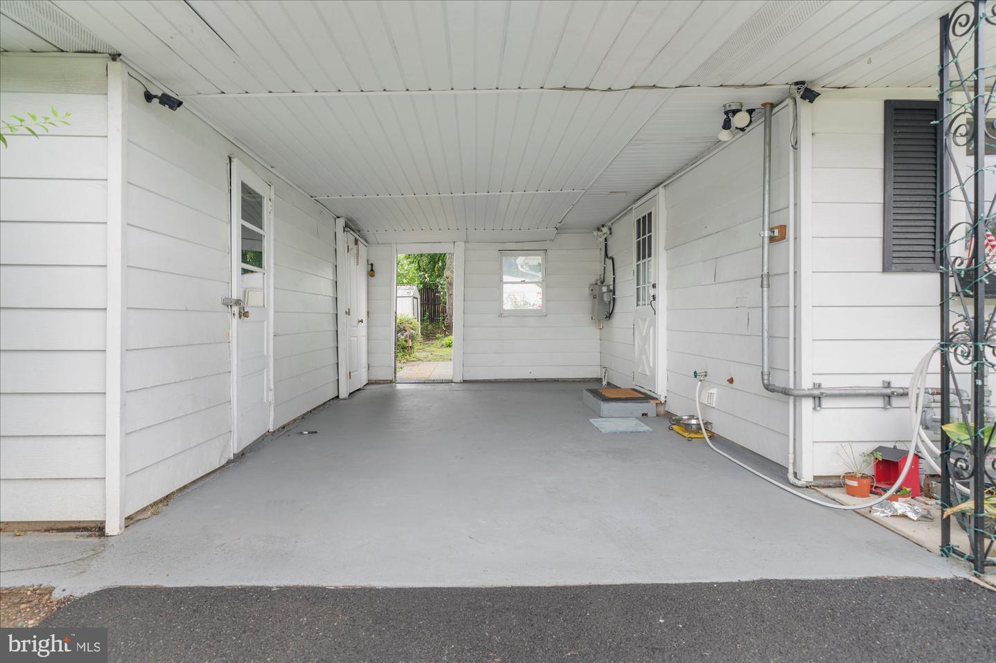 721 Auburn Rd Property Photo 4