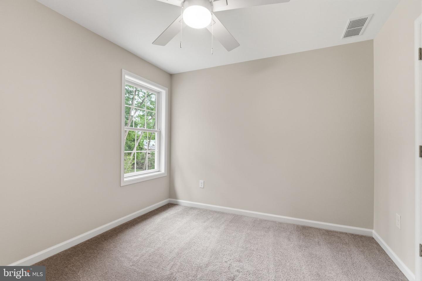 151 E Highland Ave Property Photo 21