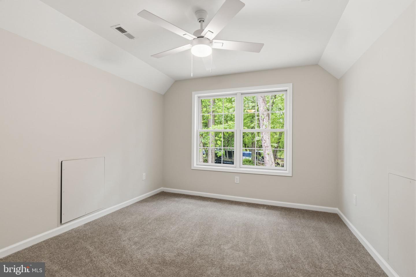 151 E Highland Ave Property Photo 23